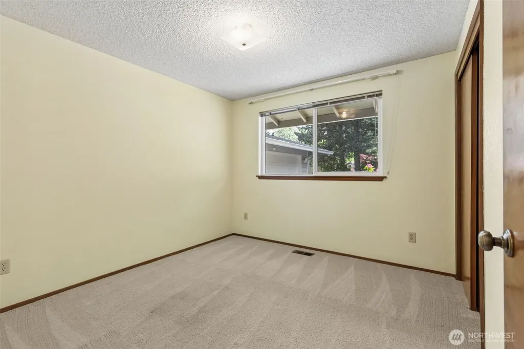 7204 44th Avenue NE Olympia WA 98516