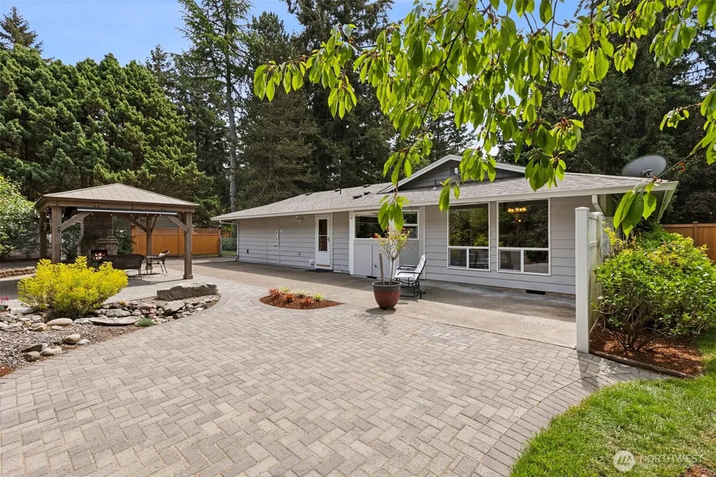 7204 44th Avenue NE Olympia WA 98516