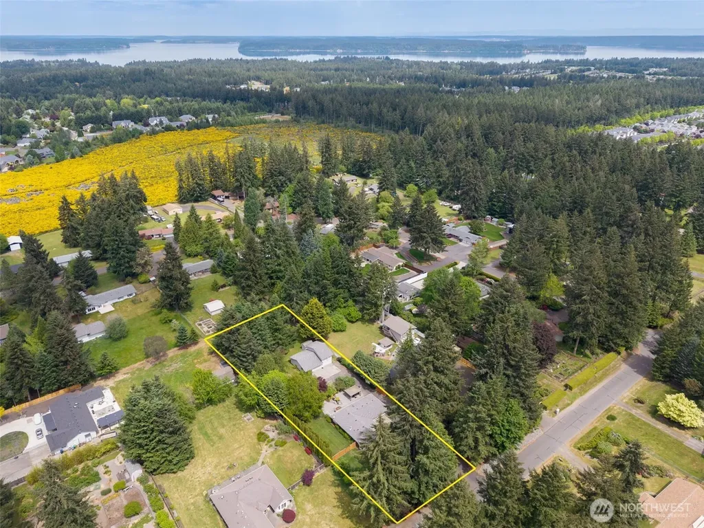 7204 44th Avenue NE Olympia WA 98516
