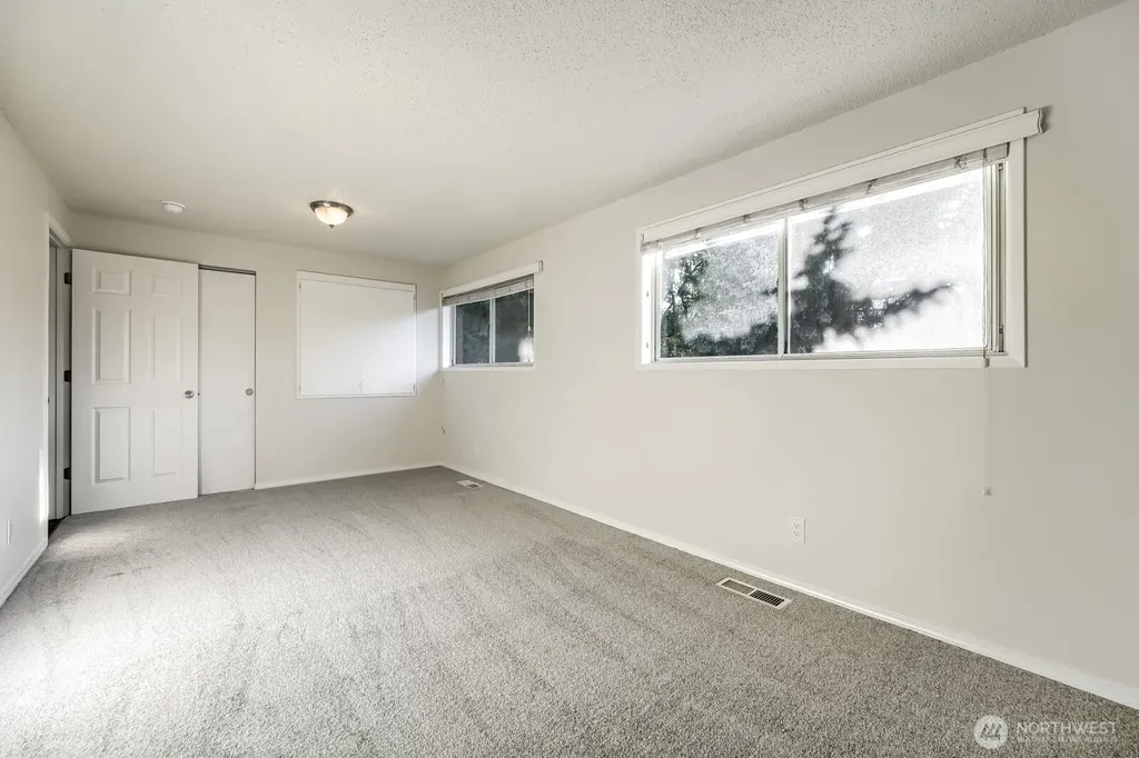25110 35th Avenue S Kent WA 98032