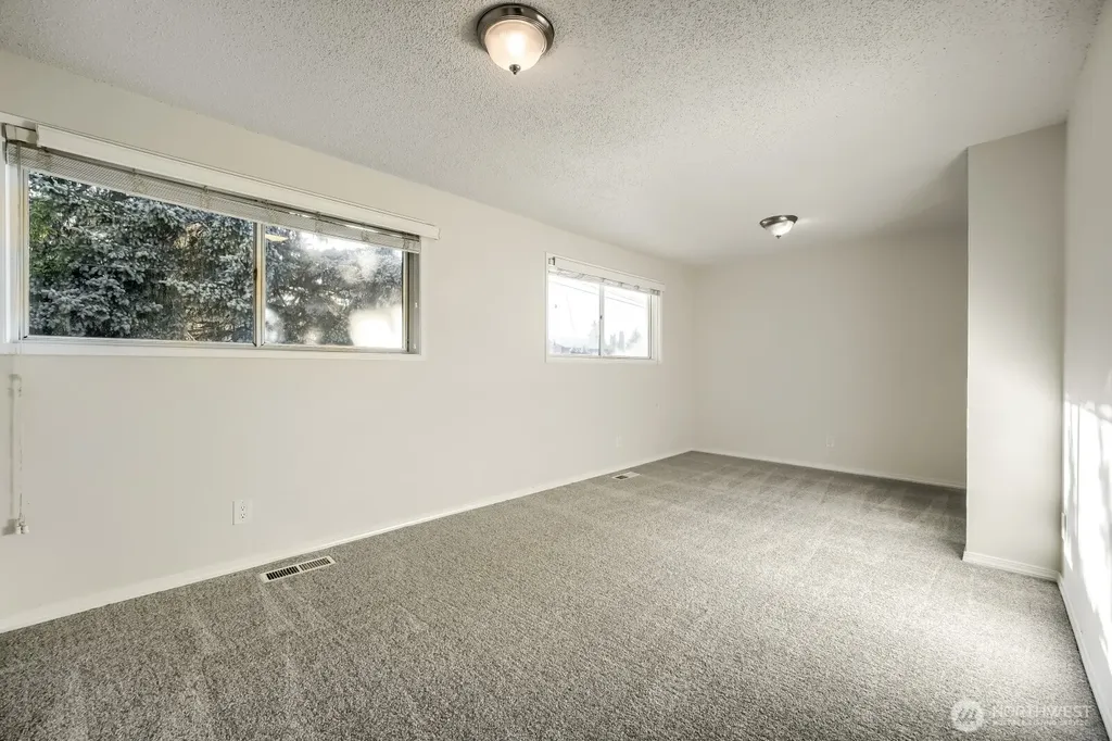 25110 35th Avenue S Kent WA 98032