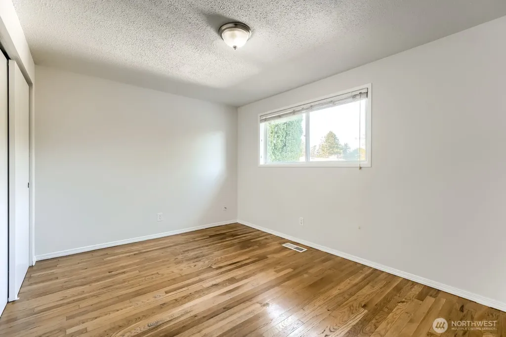 25110 35th Avenue S Kent WA 98032