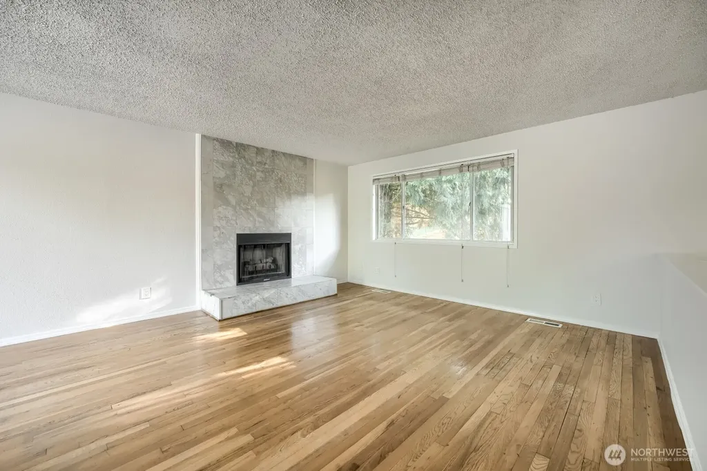25110 35th Avenue S Kent WA 98032