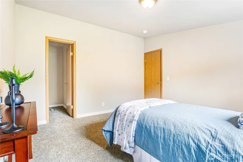 932 Price Road Bremerton WA 98312