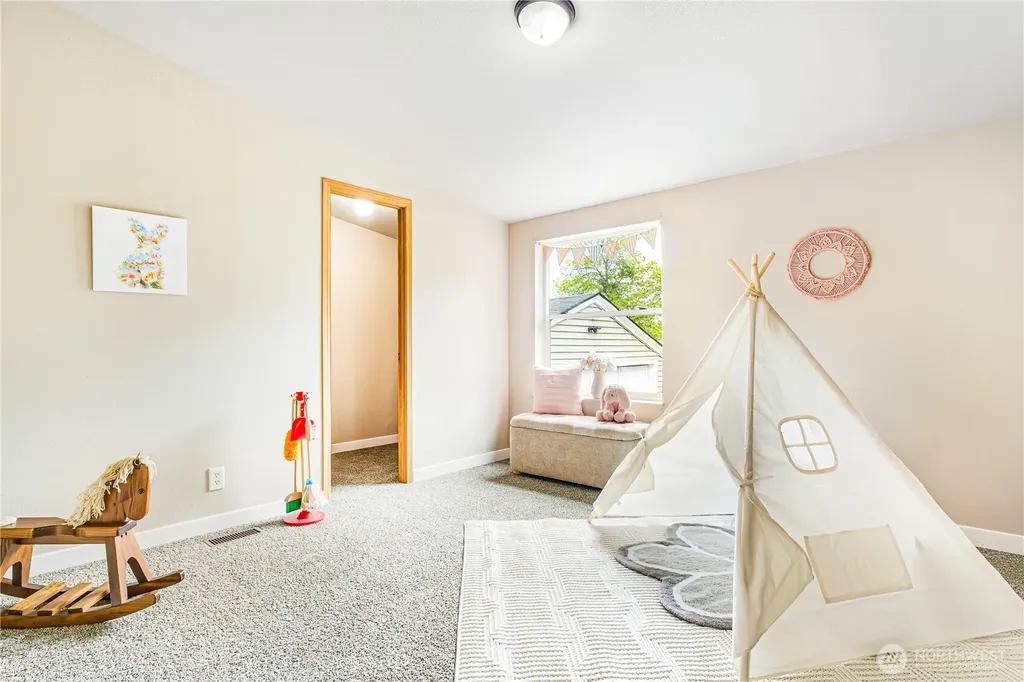 932 Price Road Bremerton WA 98312