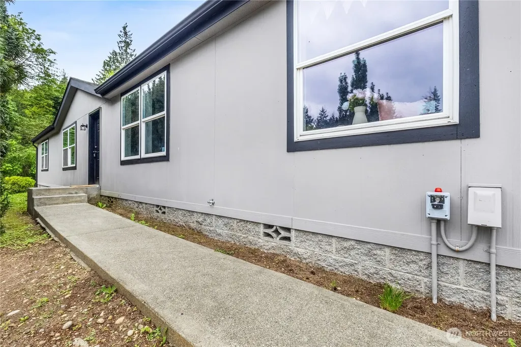932 Price Road Bremerton WA 98312