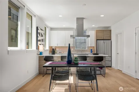 1431 22nd Avenue Seattle WA 98122
