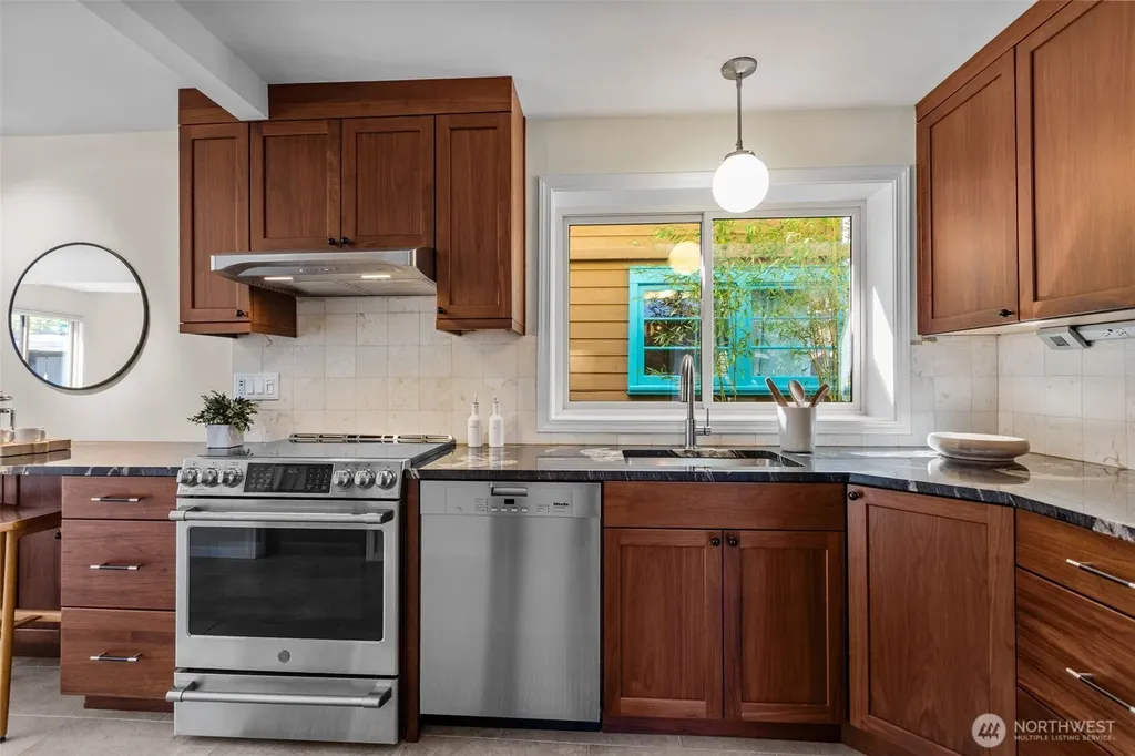 2025 Fairview Avenue E Seattle WA 98102