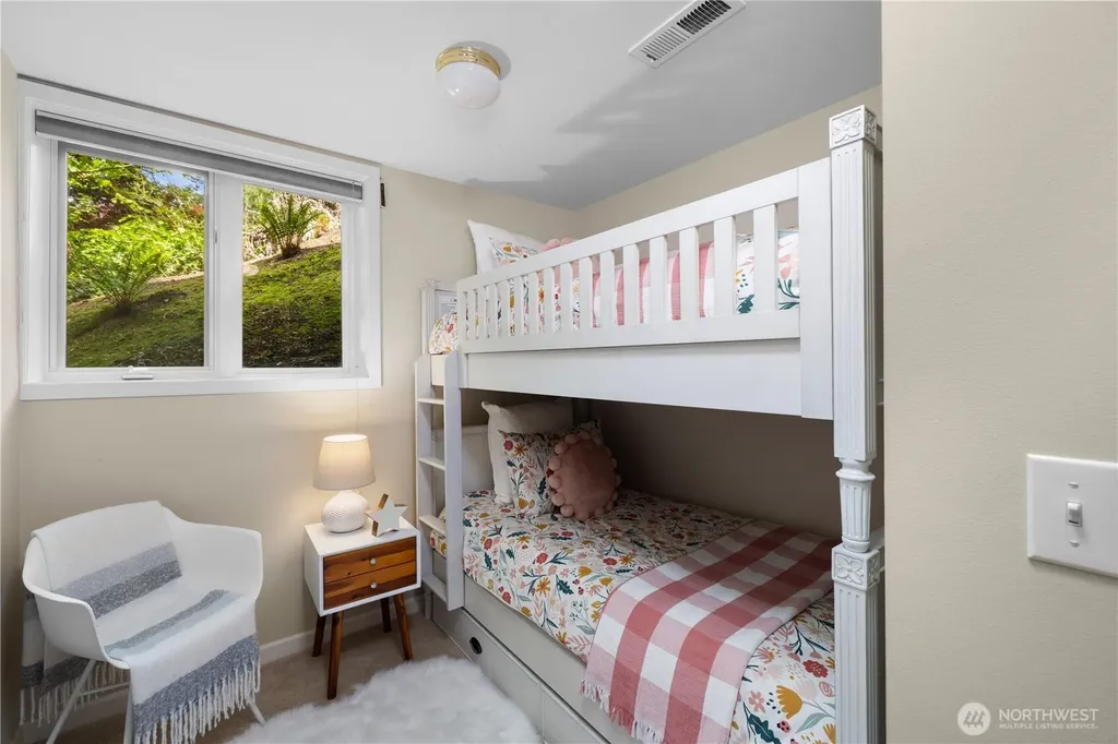 3813 W Mercer Way Mercer Island WA 98040