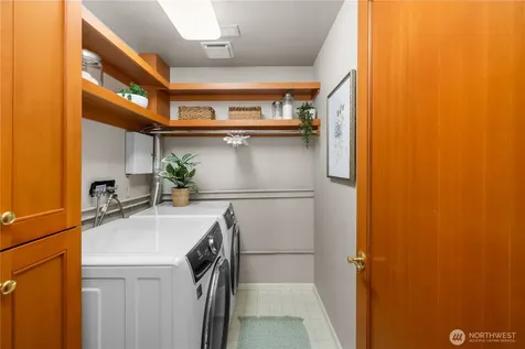3813 W Mercer Way Mercer Island WA 98040
