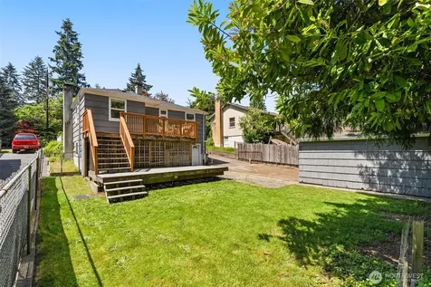 14032 Stone Avenue N Seattle WA 98133