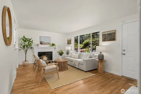 14032 Stone Avenue N Seattle WA 98133