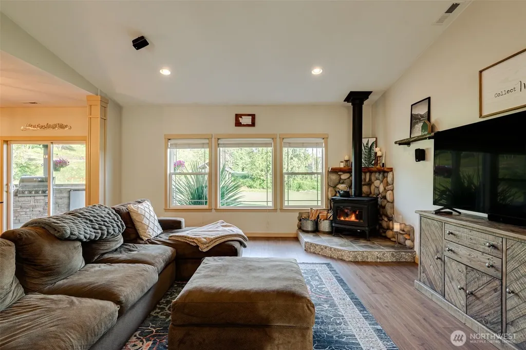 153 Glenhaven Drive Woodland WA 98674