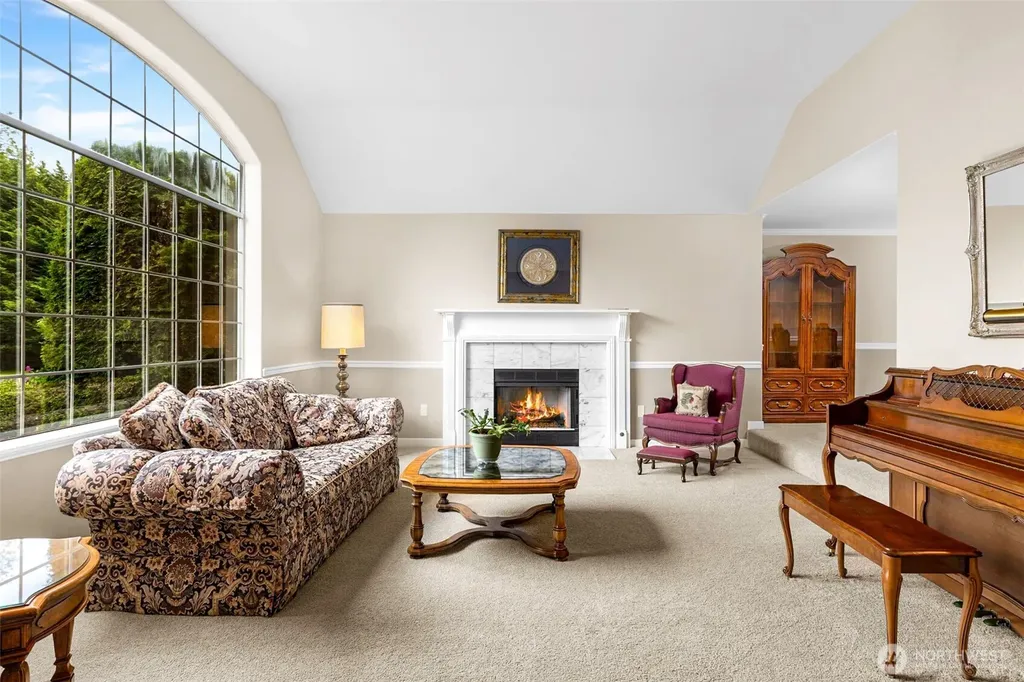 31015 W Lake Morton Drive SE Kent WA 98042