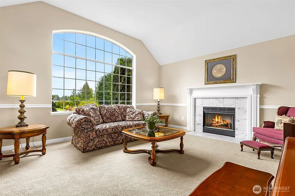 31015 W Lake Morton Drive SE Kent WA 98042