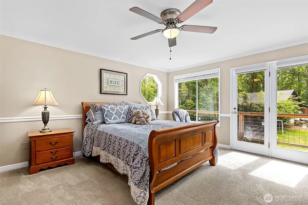 31015 W Lake Morton Drive SE Kent WA 98042