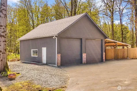 31015 W Lake Morton Drive SE Kent WA 98042