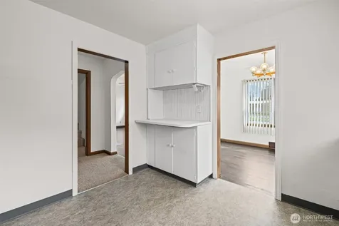 205 W Saar Street Kent WA 98032