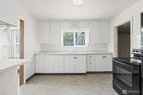 205 W Saar Street Kent WA 98032