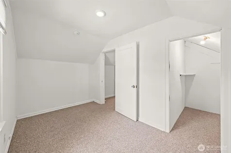 205 W Saar Street Kent WA 98032