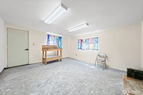 205 W Saar Street Kent WA 98032