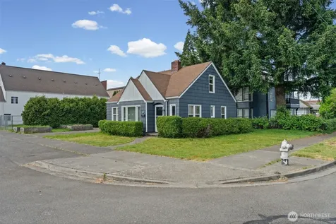 205 W Saar Street Kent WA 98032