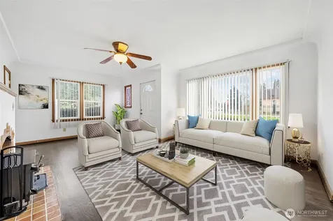 205 W Saar Street Kent WA 98032