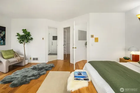 1106 18th Avenue Seattle WA 98122