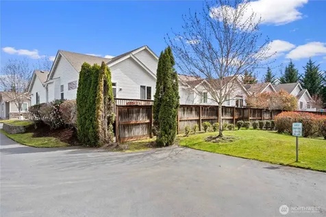 814 10th Street SE Puyallup WA 98372