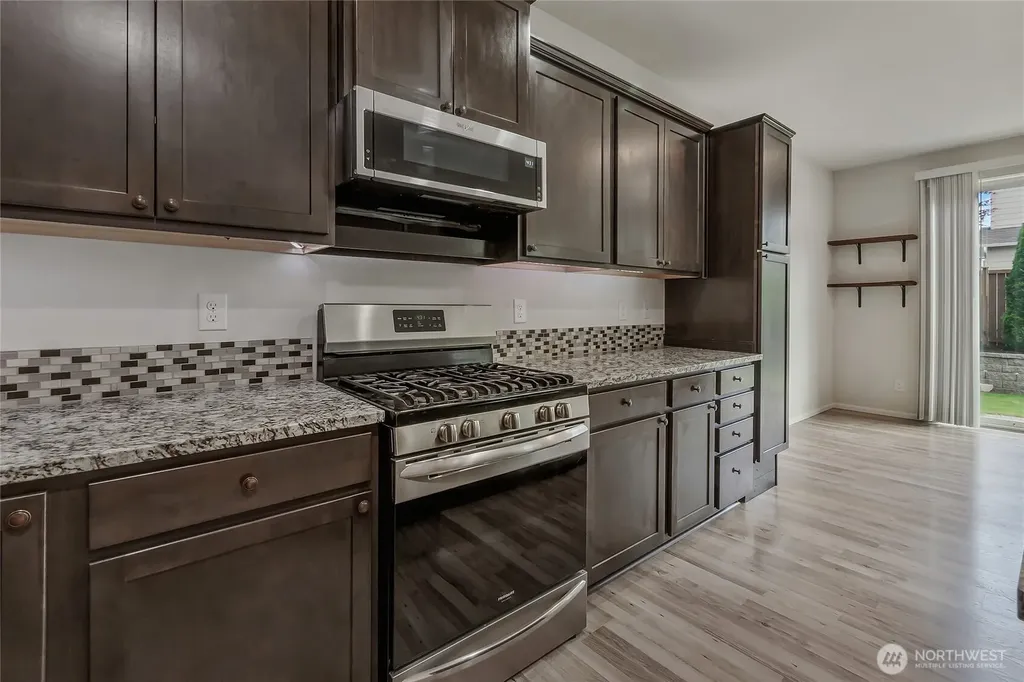 10582 191st Street E Puyallup WA 98374
