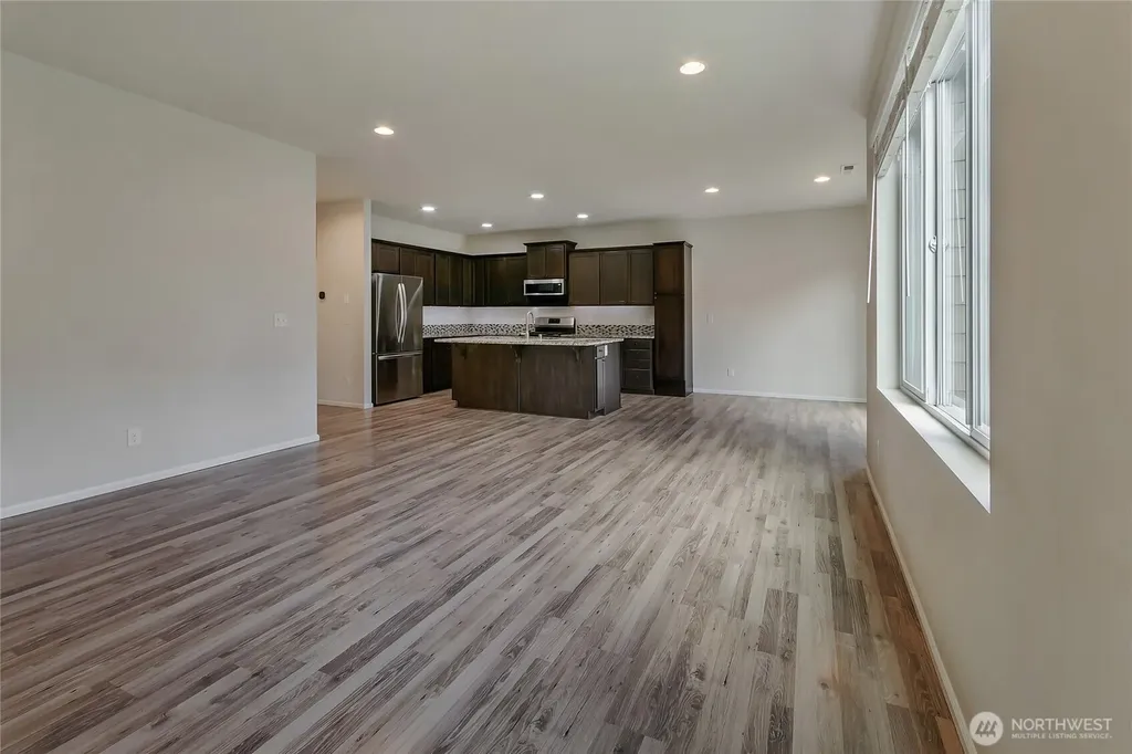 10582 191st Street E Puyallup WA 98374