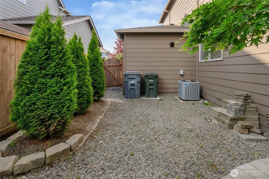 10582 191st Street E Puyallup WA 98374