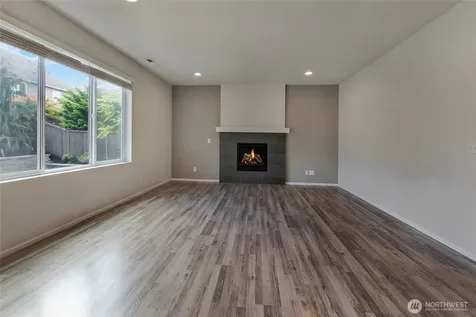 10582 191st Street E Puyallup WA 98374