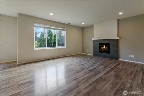 10582 191st Street E Puyallup WA 98374