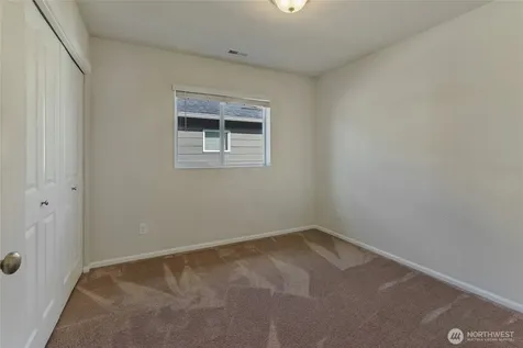10582 191st Street E Puyallup WA 98374