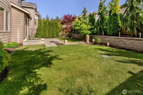 10582 191st Street E Puyallup WA 98374