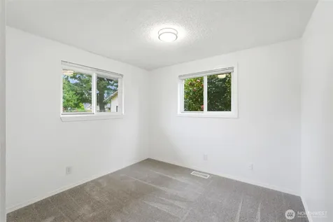 1710 7th Avenue SE Puyallup WA 98372