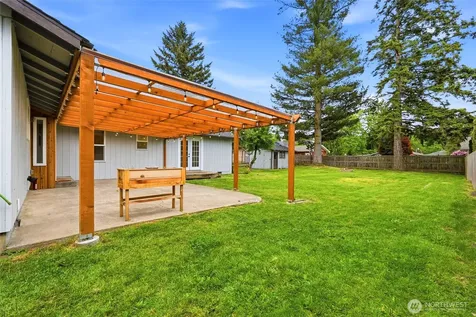 1710 7th Avenue SE Puyallup WA 98372