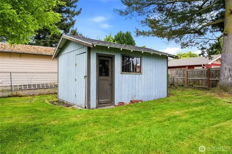 1710 7th Avenue SE Puyallup WA 98372
