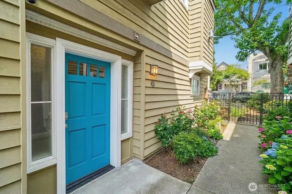 424 21st Avenue Seattle WA 98122