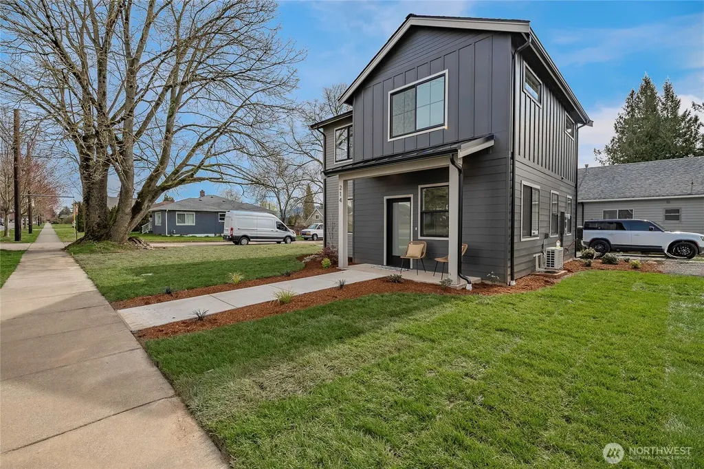 214 E Grover Street Lynden WA 98264