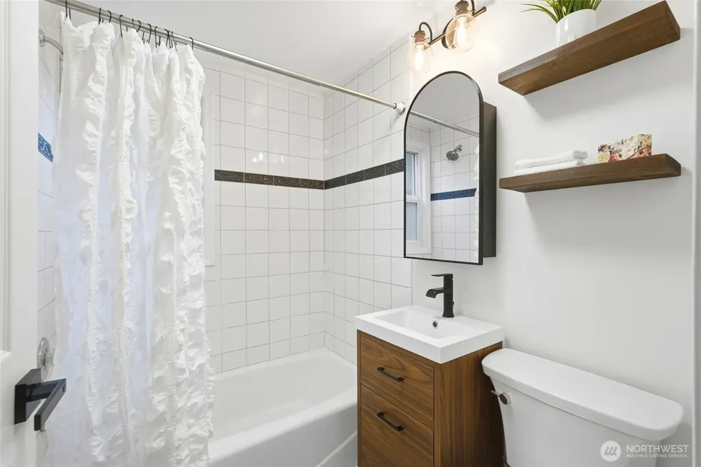 3608 SE 5th Place Renton WA 98058