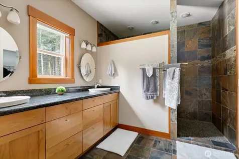 2057 Ocean Spray Lane Oak Harbor WA 98277