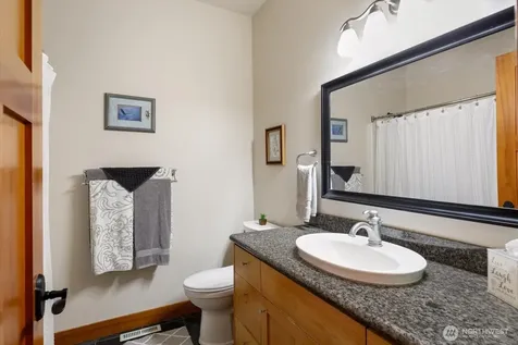 2057 Ocean Spray Lane Oak Harbor WA 98277