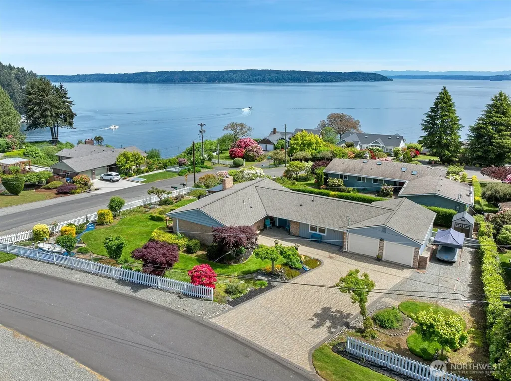 6917 Rainier Avenue Gig Harbor WA 98335
