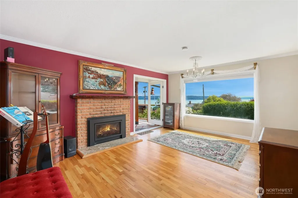 6917 Rainier Avenue Gig Harbor WA 98335