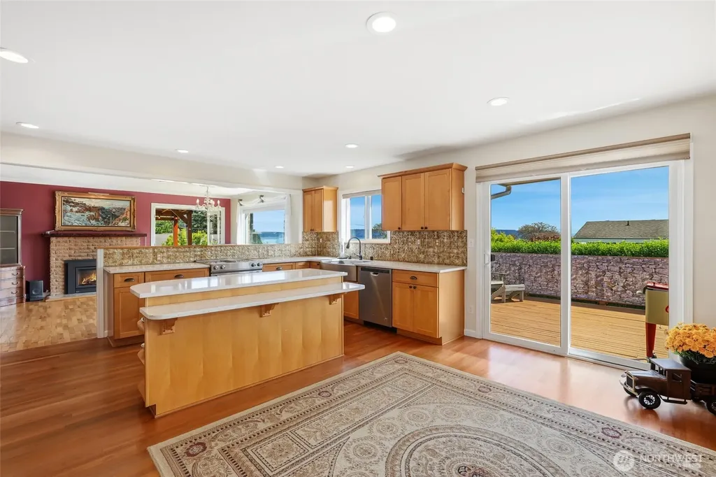 6917 Rainier Avenue Gig Harbor WA 98335