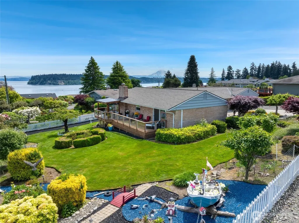 6917 Rainier Avenue Gig Harbor WA 98335