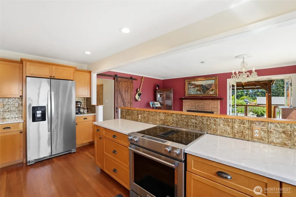 6917 Rainier Avenue Gig Harbor WA 98335