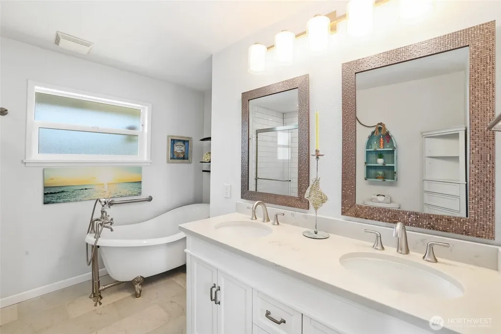 6917 Rainier Avenue Gig Harbor WA 98335